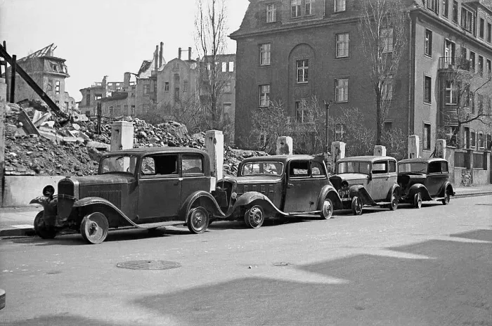 Framed Print : Lack economy, cars without tires