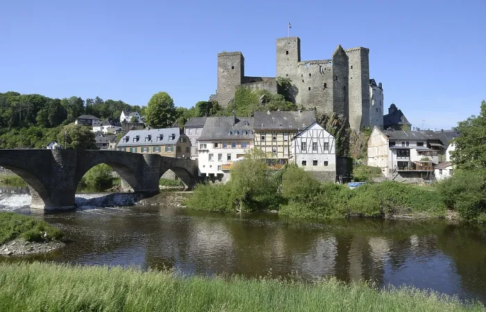 Framed Print : Lahn, Lahn Bridge and Runkel Castle in Runkel Framed Print : Lahn, Lahn Bridge and Runkel Castle in Runkel