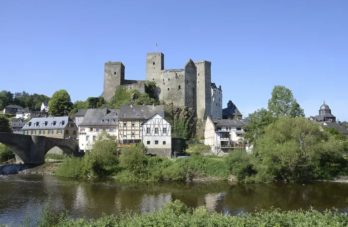 Framed Print : Lahn, Lahn Bridge and Runkel Castle in Runkel