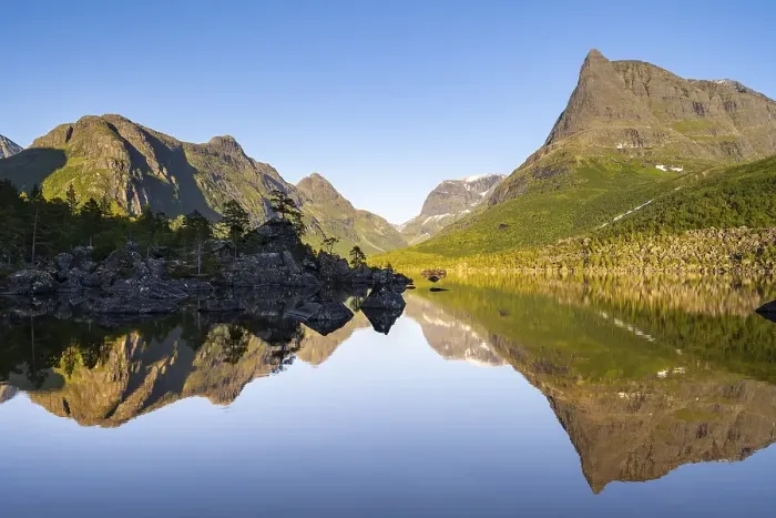 Framed Print : Lake Innerdalsvatna, Innerdalen high valley