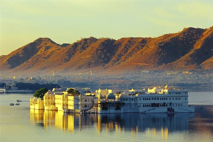 Framed Print : Lake Palace at dawn, Pichola lake Framed Print : Lake Palace at dawn, Pichola lake