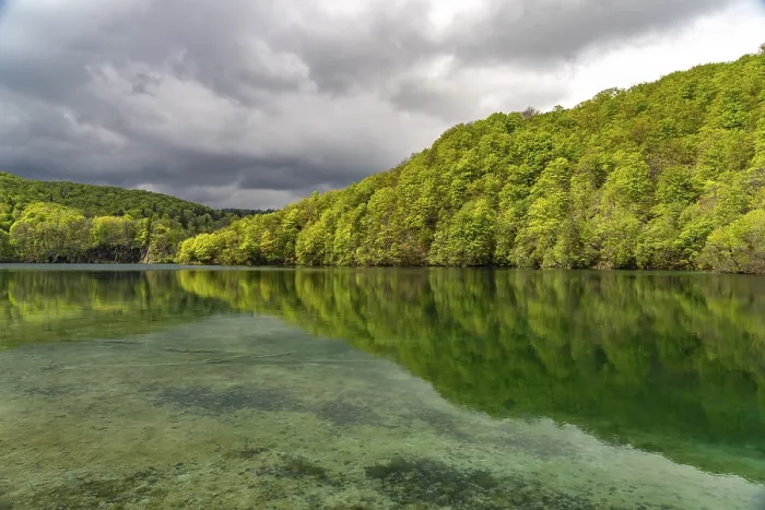 Framed Print : Lake in Plitvice Lakes National Park, Croatia Framed Print : Lake in Plitvice Lakes National Park, Croatia