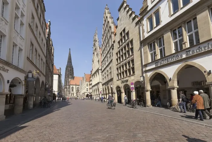 Framed Print : Lamberti-Church, city wine house and townhall at Prinzipalmarkt