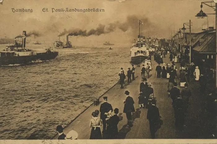 Framed Print : Landungsbruecken St. Pauli, Hamburg