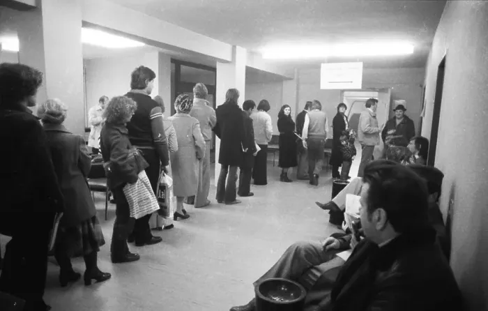 Framed Print : Large crowd of unemployed people at the labour office on 23