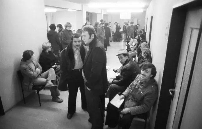 Framed Print : Large crowd of unemployed people at the labour office on 23