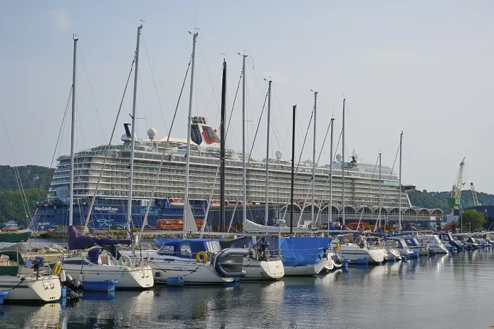 Framed Print : A large cruise ship, Mein Schiff 6 Framed Print : A large cruise ship, Mein Schiff 6