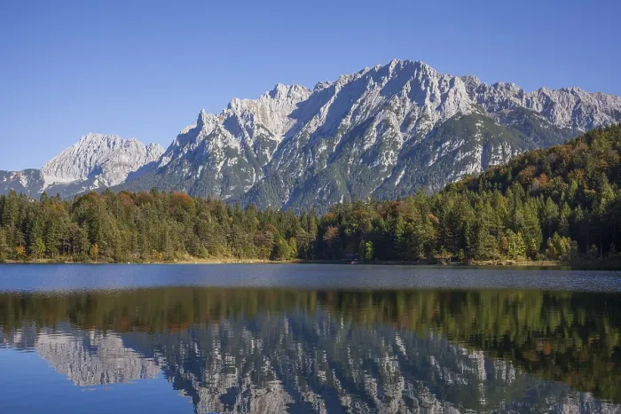 Framed Print : Lautersee with Karwendel mountains in autumn