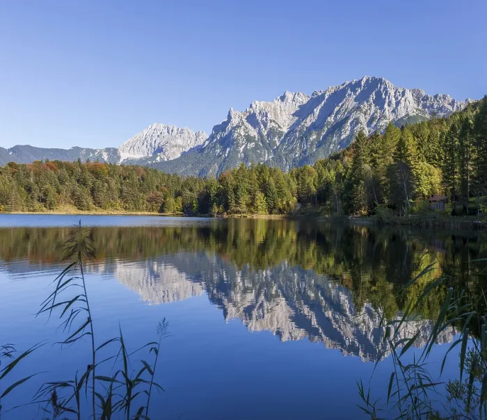 Framed Print : Lautersee with Karwendel mountains in autumn