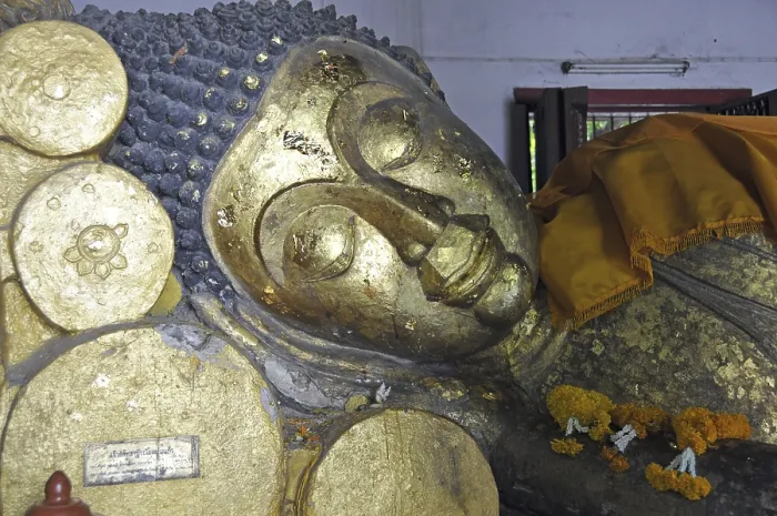 Framed Print : Laying Buddha, Wat Phra Singh Temple