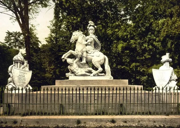 Framed Print : Lazienki, King Sobieski's monument