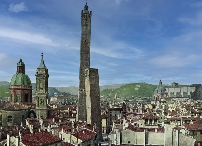 Framed Print : The two leaning towers Garisenda and Asinelli in Bologna