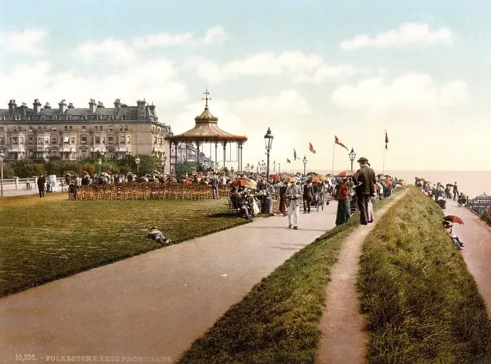 Framed Print : Leas, Lee's Promenade and Bandstone at Folkestone in the County of Kent
