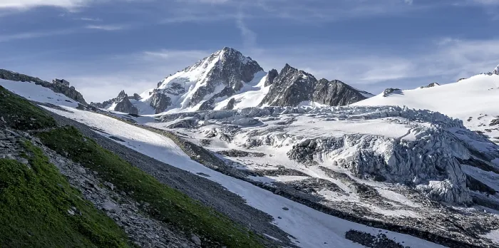Framed Print : Left Mountain hut Refuge Albert 1er