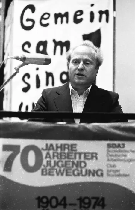 Framed Print : The left-oriented Socialist German Workers Youth (SDAJ)