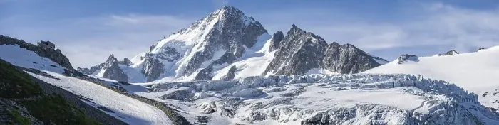 Framed Print : Left Refuge Albert 1er, mountain panorama