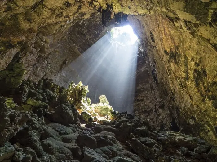 Framed Print : Light falling in the cave Grotte di Castellana