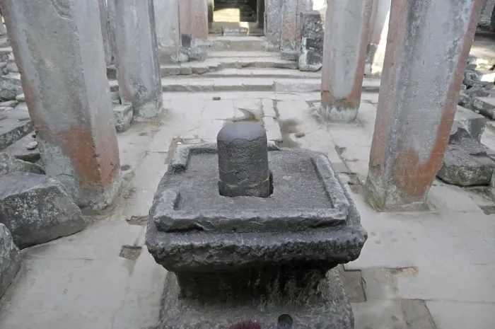Framed Print : Lingam, ruins of the Prasat Preah Khan temple complex Framed Print : Lingam, ruins of the Prasat Preah Khan temple complex
