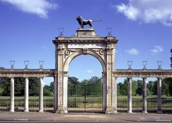 Framed Print : London, Syon House, garden portal