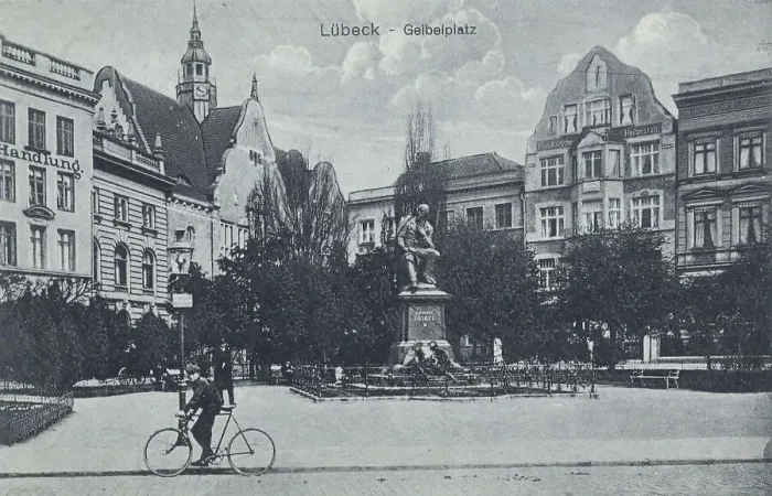 Framed Print : Luebeck, Geibelplatz, Schleswig-Holstein Framed Print : Luebeck, Geibelplatz, Schleswig-Holstein