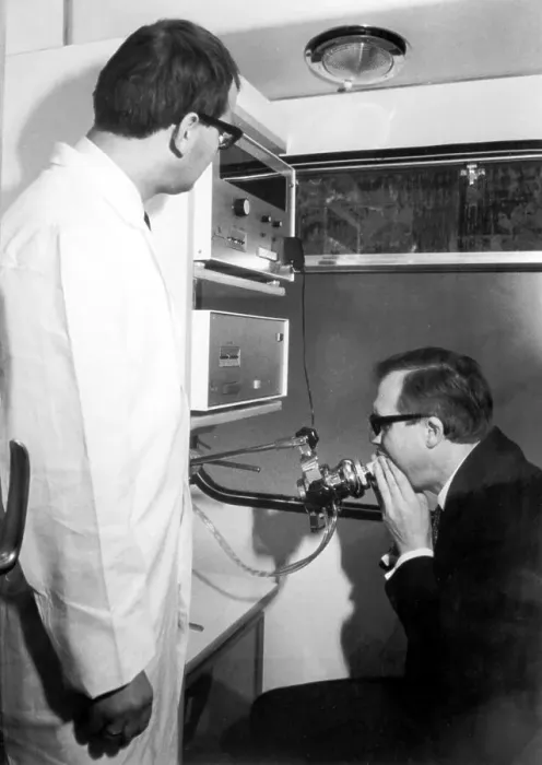 Framed Print : Lung test by a doctor, approx. 1960s