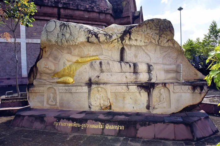 Framed Print : Lying Buddha, Wat Phutta Nimit Phra Saiyat Temple