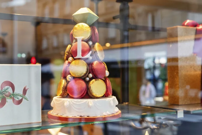 Framed Print : Macarons in the shop window of the pastry shop Laduree
