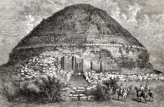 Framed Print : Madghacen oder Medracen, ein koeniglicher Mausoleum-Tempel der numidischen Berberkoenige
