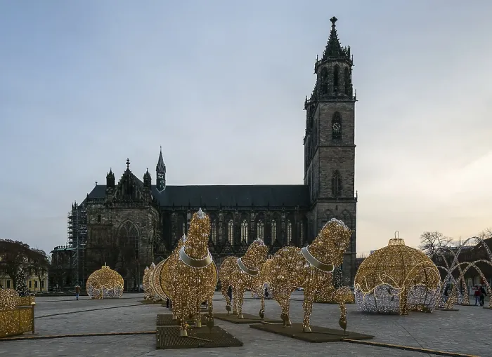Framed Print : Magdeburg Domplatz 3801 at the back of the cathedral on the square Light sculptures depicting the Magdeburg hemisphere
