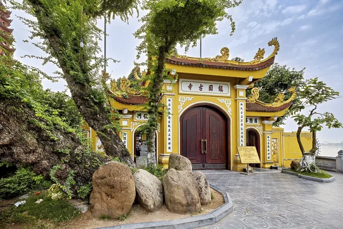Framed Print : Magnificent Tor tor with golden decorations and trees leading into a Buddhist temple complex Framed Print : Magnificent Tor tor with golden decorations and trees leading into a Buddhist temple complex