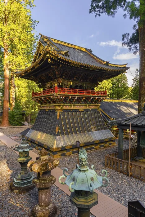 Framed Print : Magnificent TOshO-gU Shrine from the 17th century