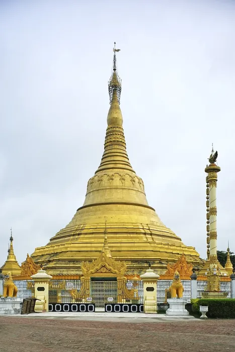 Framed Print : Mahasukhamdada chan thargyi pagoda built in 23rd June 2001