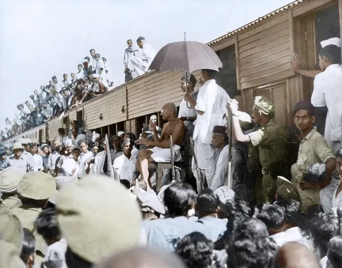 Framed Print : Mahatma Gandhi addressing people on railway platform, Bangladesh, Asia, November 6, 1946, Asia