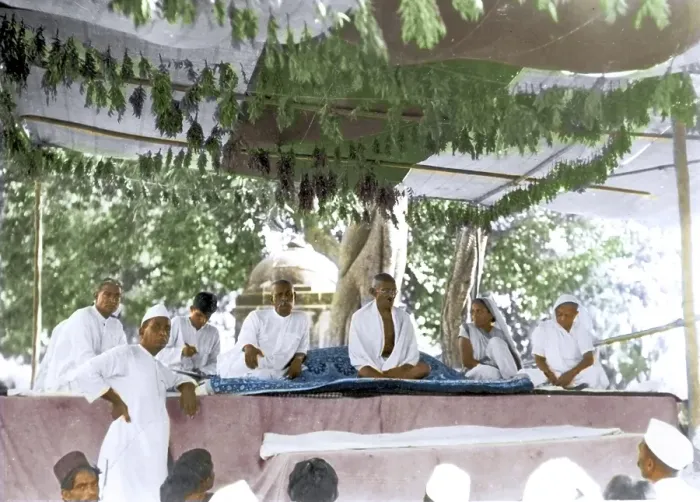 Framed Print : Mahatma Gandhi addressing public meeting, Haripura, Surat, Gujarat, India, Asia, February 22, 1938, Asia