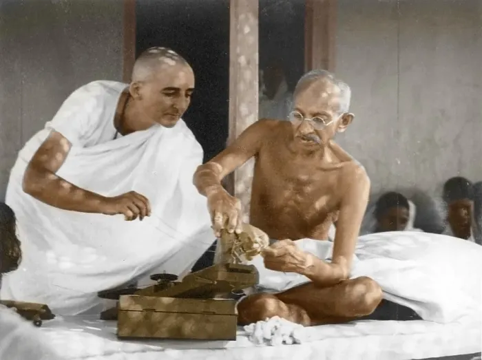 Framed Print : Mahatma Gandhi assisted by Mirabehn, repairing spinning wheel, Wardha, Maharashtra, India, Asia, 1936, Asia Framed Print : Mahatma Gandhi assisted by Mirabehn, repairing spinning wheel, Wardha, Maharashtra, India, Asia, 1936, Asia