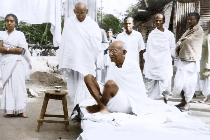 Framed Print : Mahatma Gandhi on bed during his peace march, East Bengal, India, Asia, November 1946, Asia Framed Print : Mahatma Gandhi on bed during his peace march, East Bengal, India, Asia, November 1946, Asia