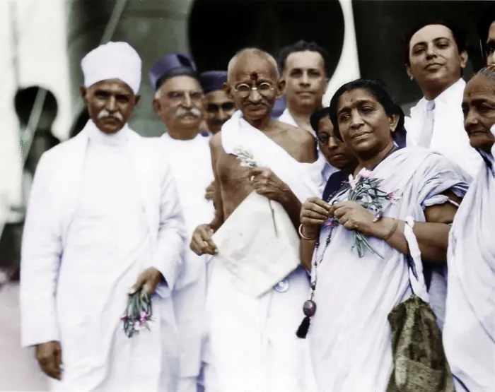 Framed Print : Mahatma Gandhi before departure to England at mole, Mumbai, Maharashtra, India, Asia, August 29, 1931, Asia