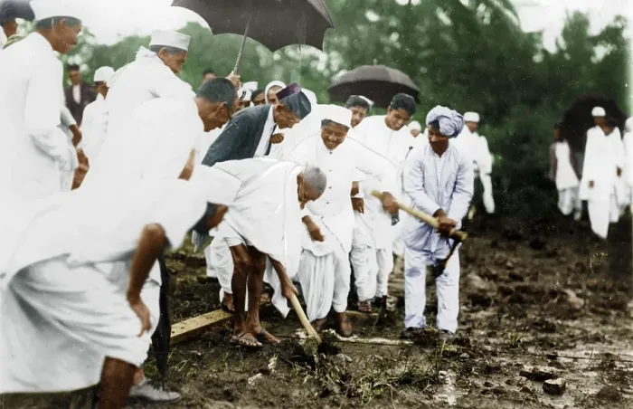 Framed Print : Mahatma Gandhi at foundation stone ceremony, Bombay, Maharashtra, India, Asia, September 7, 1929, Asia