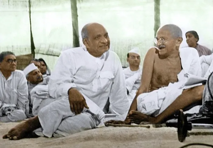 Framed Print : Mahatma Gandhi listening to debate at Ramgarh, Jharkhand, India, Asia, March 17, 1940, Asia Framed Print : Mahatma Gandhi listening to debate at Ramgarh, Jharkhand, India, Asia, March 17, 1940, Asia