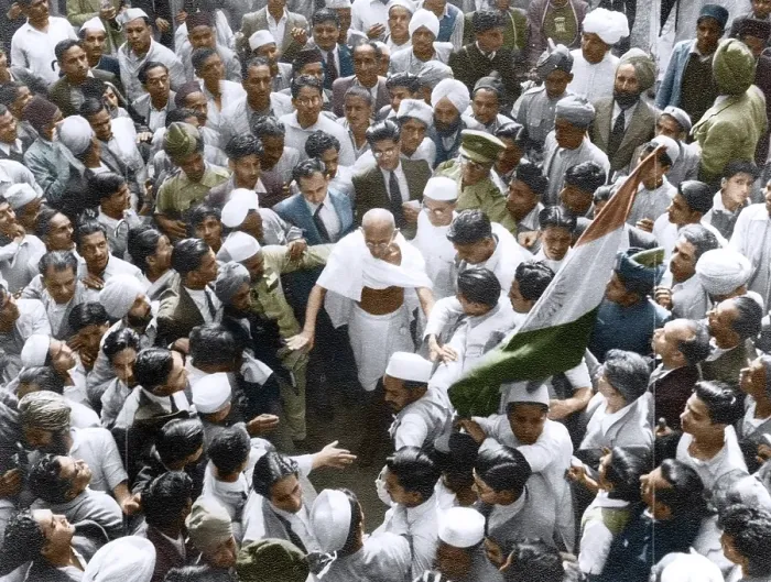 Framed Print : Mahatma Gandhi after meeting British Viceroy, Shimla, Himachal Pradesh, India, Asia, June 24, 1945, Asia