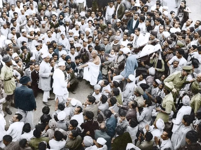 Framed Print : Mahatma Gandhi after meeting British Viceroy, Shimla, Himachal Pradesh, India, Asia, June 24, 1945, Asia