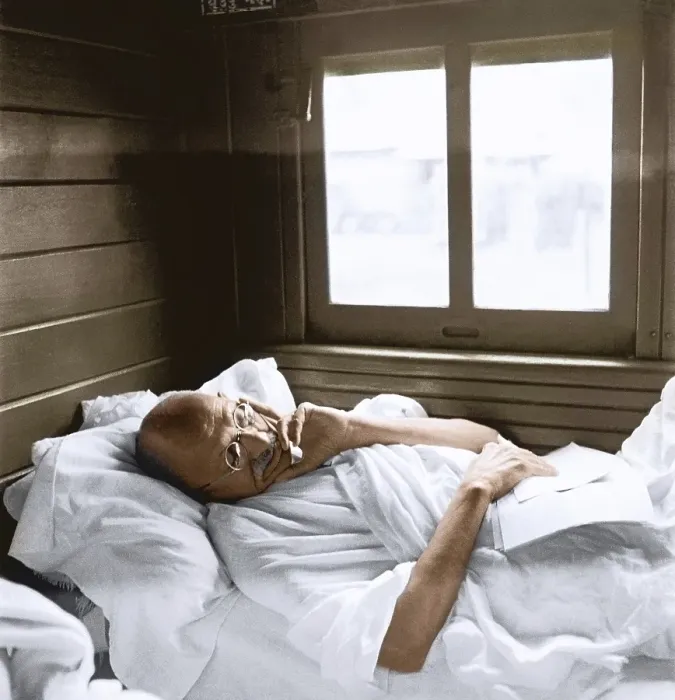 Framed Print : Mahatma Gandhi sleeping in train compartment, India, Asia, May 1946, Asia Framed Print : Mahatma Gandhi sleeping in train compartment, India, Asia, May 1946, Asia