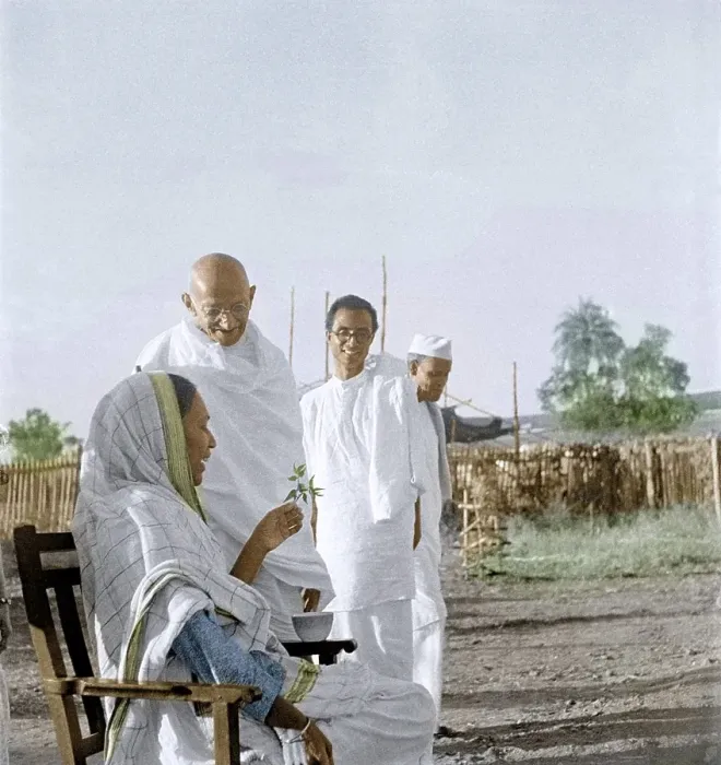 Framed Print : Mahatma Gandhi talking with Jankidevi Bajaj, Wardha, Maharashtra, India, Asia, 1941, Asia