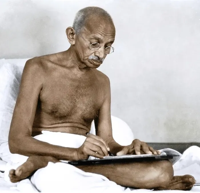 Framed Print : Mahatma Gandhi writing at Birla House, Mumbai, Maharashtra, India, Asia, August 1942, Asia Framed Print : Mahatma Gandhi writing at Birla House, Mumbai, Maharashtra, India, Asia, August 1942, Asia