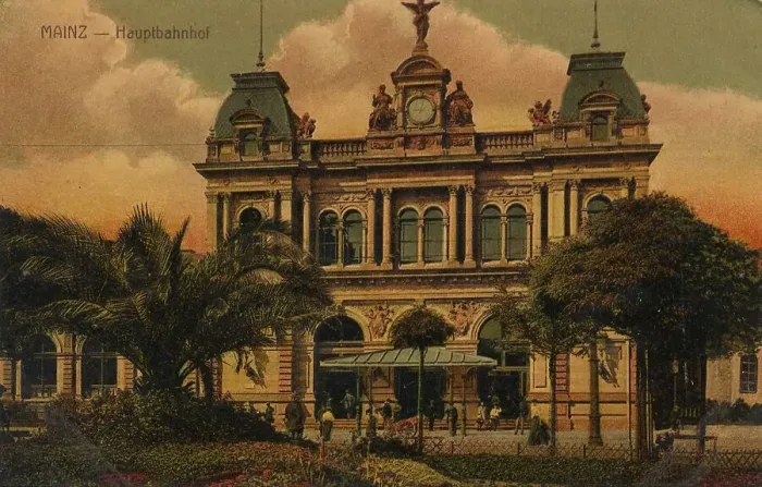 Framed Print : Main station of Mainz, Rhineland-Palatinate Framed Print : Main station of Mainz, Rhineland-Palatinate