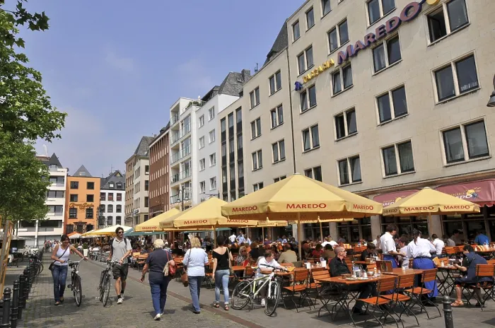 Framed Print : Maredo Restaurant, Heumarkt, Old Town Framed Print : Maredo Restaurant, Heumarkt, Old Town