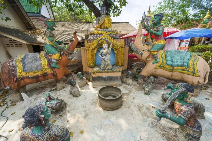 Framed Print : Marodern Buddhist temple, religion Framed Print : Marodern Buddhist temple, religion