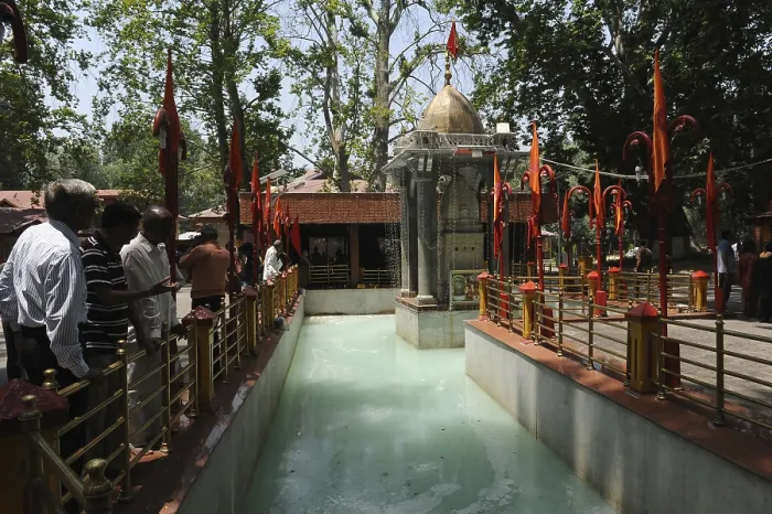 Framed Print : Mata kheer bhawani temple, Srinagar Framed Print : Mata kheer bhawani temple, Srinagar