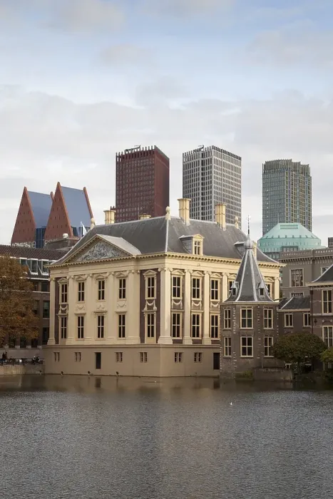 Framed Print : Mauritshuis Museum at the Binnenhof with skyscrapers Framed Print : Mauritshuis Museum at the Binnenhof with skyscrapers
