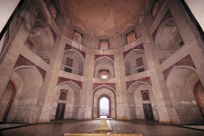 Framed Print : Mausoleum inside Humayun tomb, Delhi, India